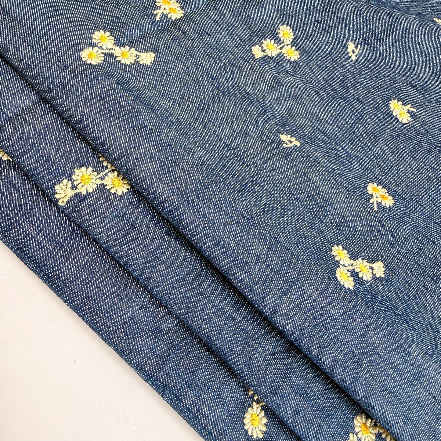 Embroidered Cotton Chambray Daisy Diaries - GT 2275