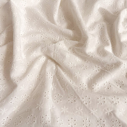 Cotton Eyelet Embroidery Daisy Scatter - GT 2260