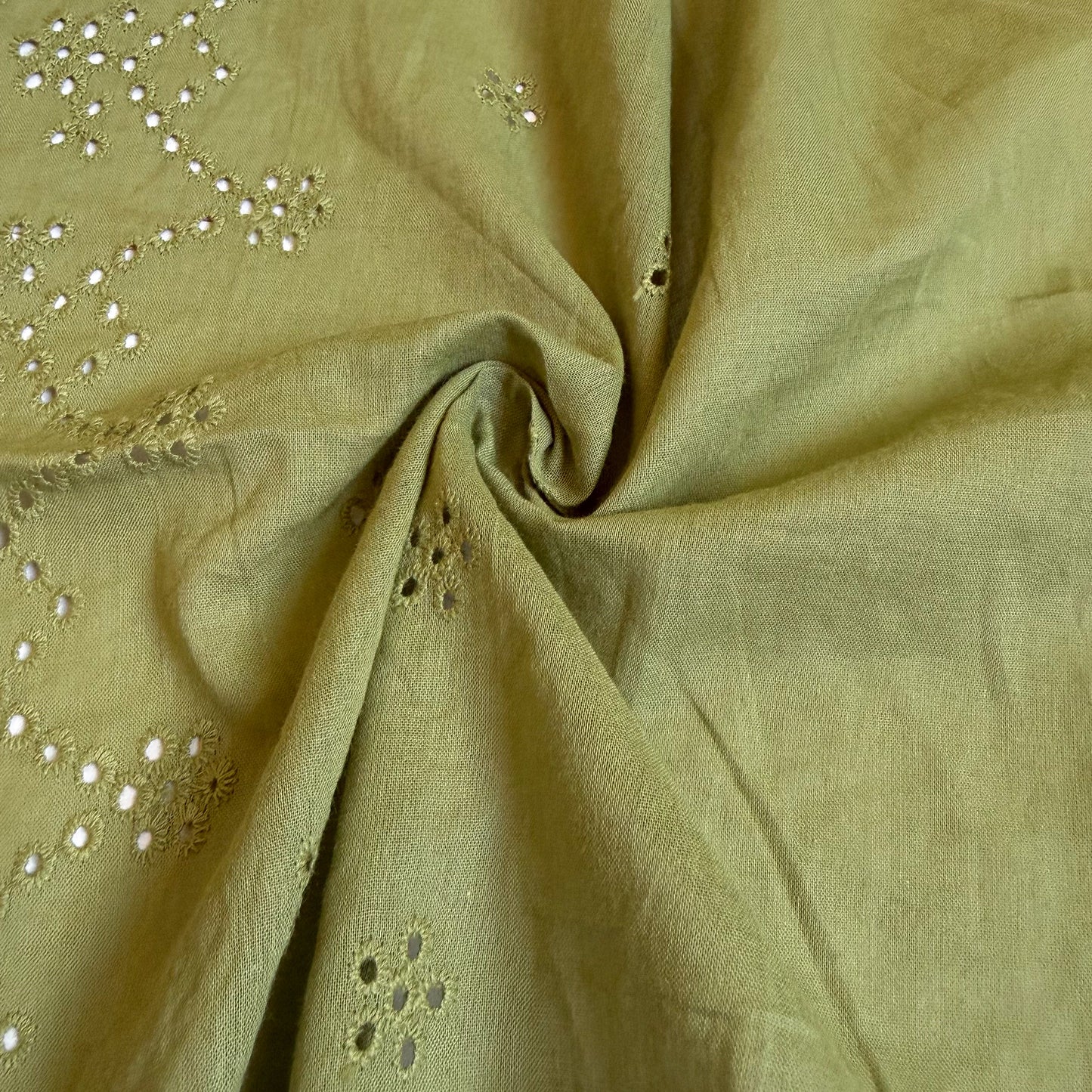 Cotton Eyelet Scallop Pistachio Lace - GT 2154