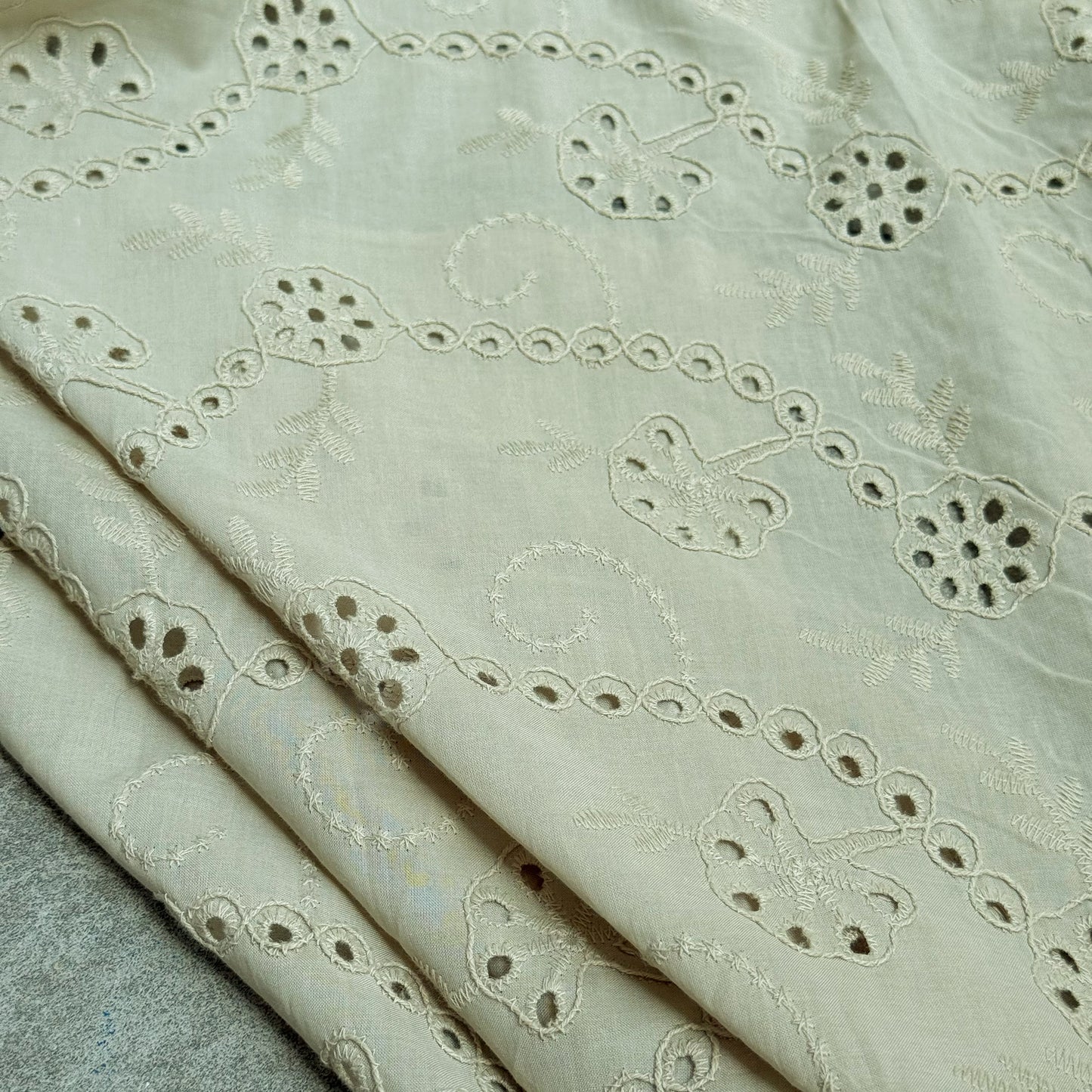 Fine Cotton Cutlon Leafora - GT 2089