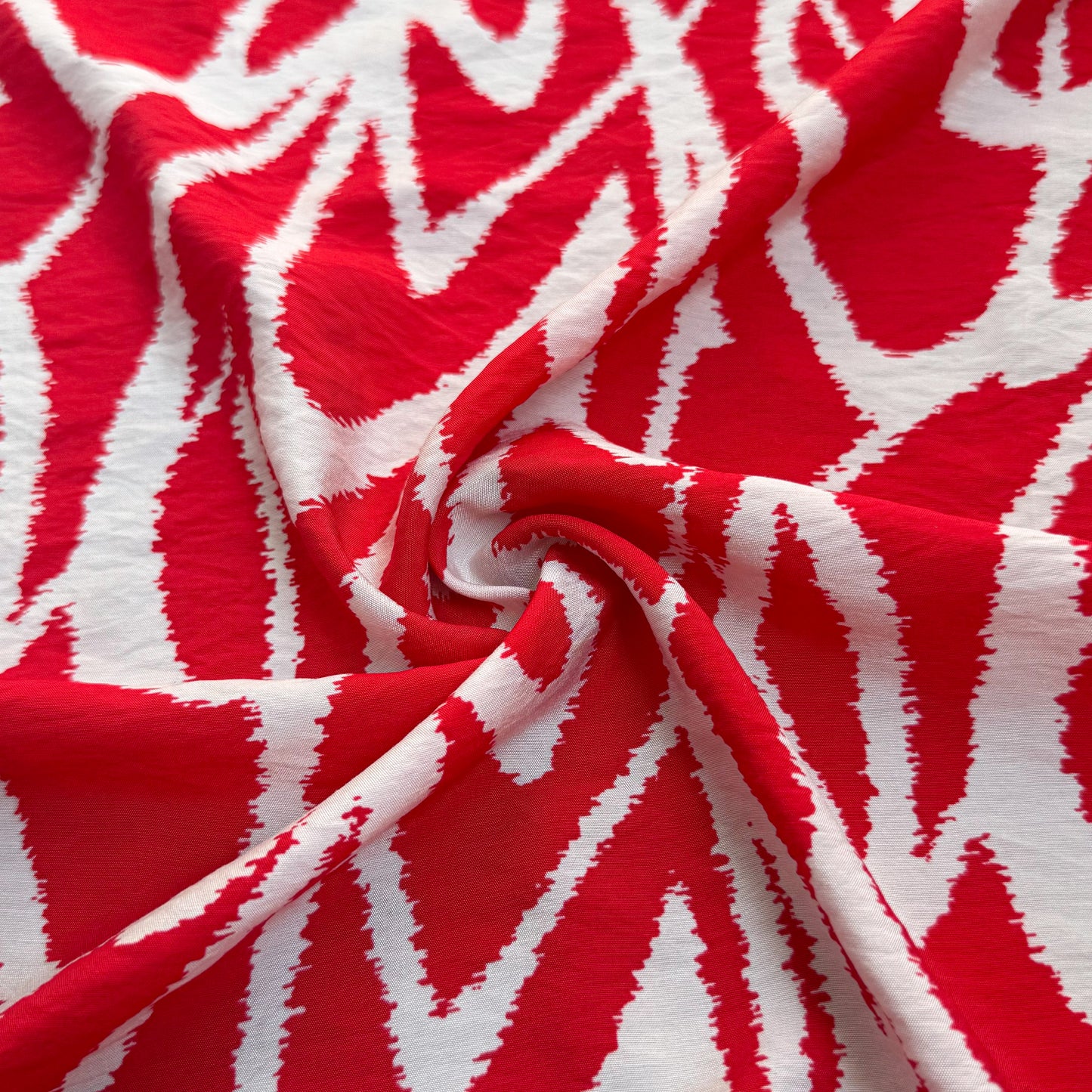 Remie Bubble Crepe Crimson Spark - GT 2136