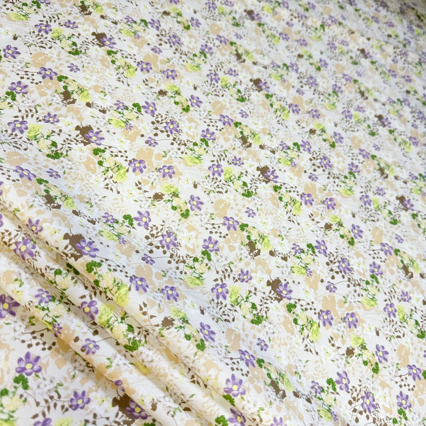 Smooth Crisp Cotton Lilac Garden - CLP 176