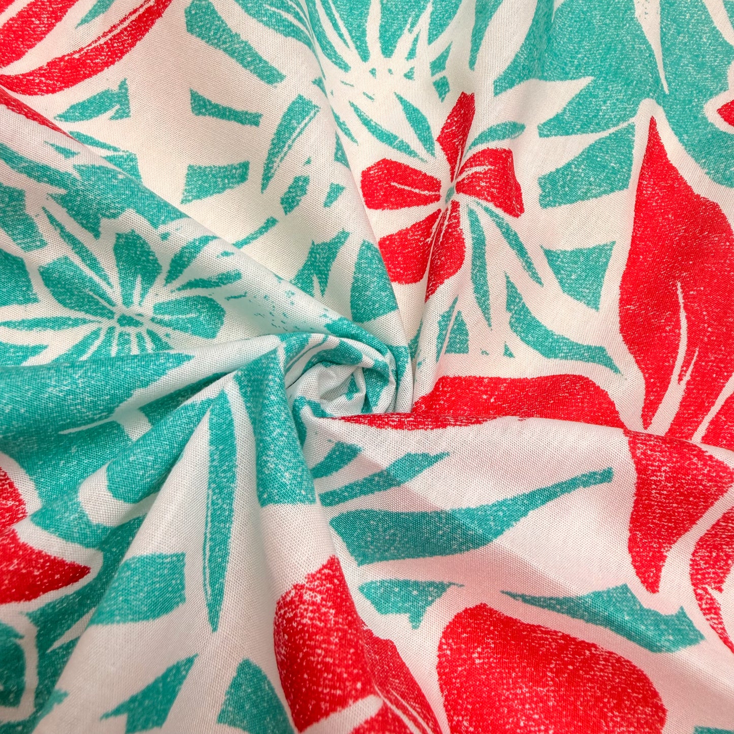 100% Cotton Lagoon Bloom - GT 2007