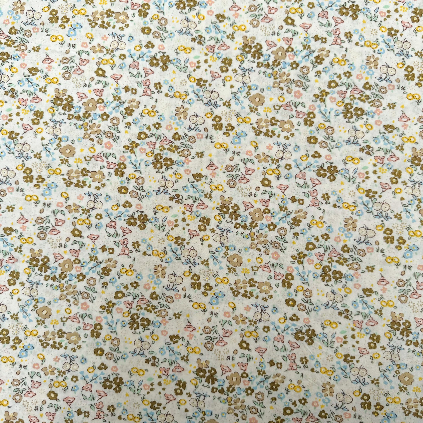 Smooth Crisp Cotton Frosty Florals - CLP 160